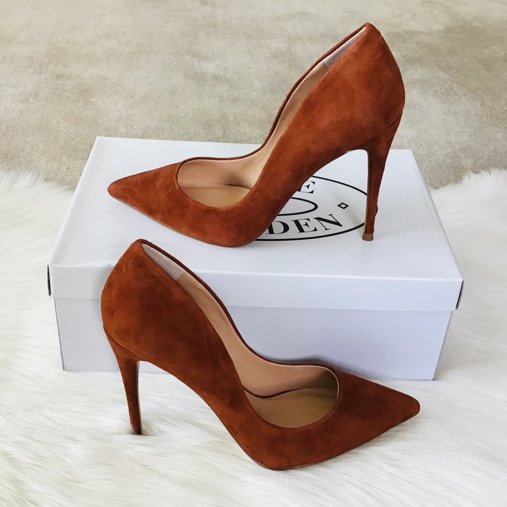 STEVE MADDEN Suede Pumps - Picture 7 of 8